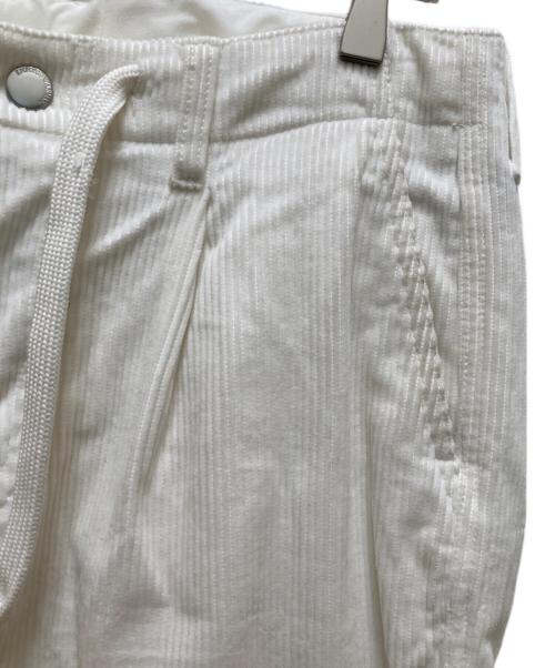 EMPORIO ARMANI（エンポリオ アルマーニ）EMPORIO ARMANI (エンポリオ アルマーニ) 1タック ワイド テーパード コーデュロイ パンツ ホワイト サイズ:46の古着・服飾アイテム