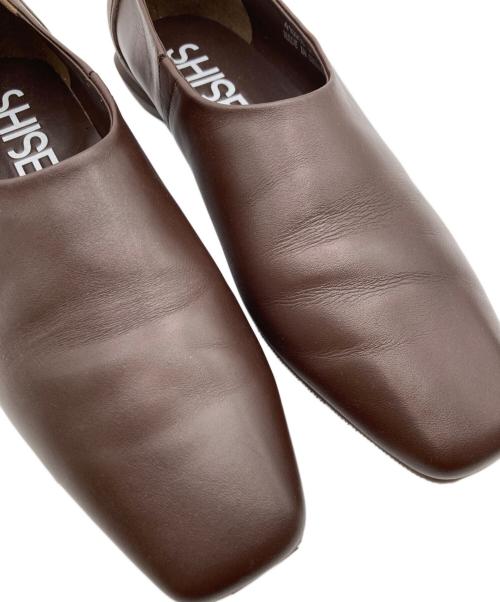 SHISEI（シセイ）SHISEI (シセイ) TIGHT SQUARE SLIPON ブラウン サイズ:23.5の古着・服飾アイテム