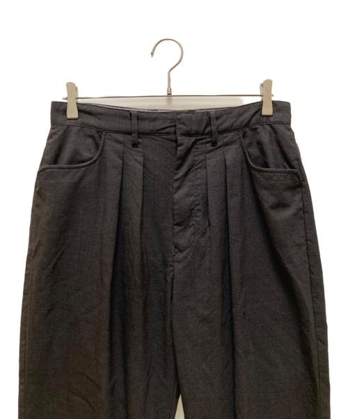 FARAH（ファーラー）FARAH (ファーラー) Two-tuck Wide Tapered Pants グレー サイズ:30の古着・服飾アイテム