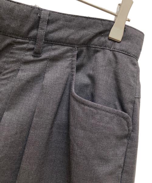 FARAH（ファーラー）FARAH (ファーラー) Two-tuck Wide Tapered Pants グレー サイズ:30の古着・服飾アイテム