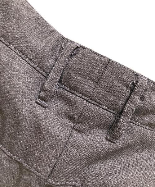 FARAH（ファーラー）FARAH (ファーラー) Two-tuck Wide Tapered Pants グレー サイズ:30の古着・服飾アイテム