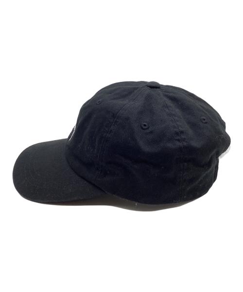 stussy（ステューシー）stussy (ステューシー) ロゴ刺繍ベースボールキャップ ブラックの古着・服飾アイテム