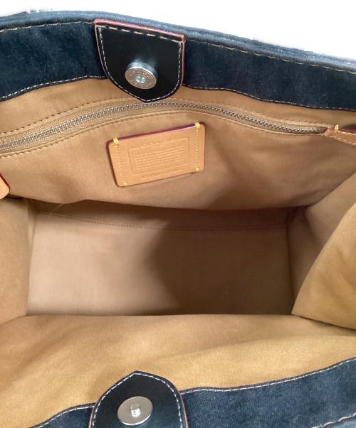 COACH（コーチ）COACH (コーチ) フィールド トート・シグネチャー デニム 2WAYショルダーバッグ ブラックの古着・服飾アイテム