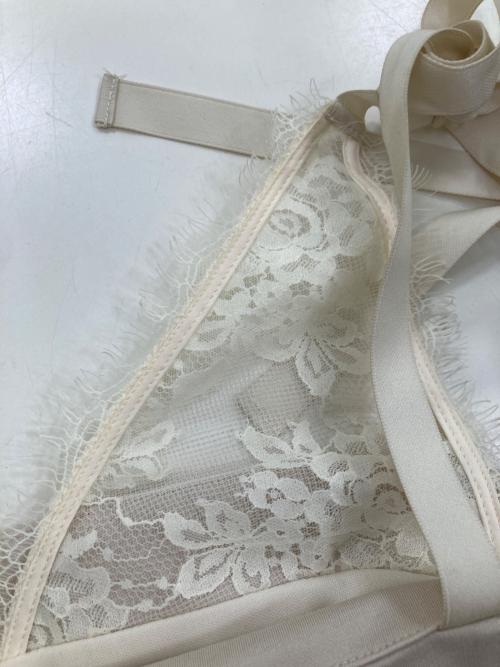 FRAY ID（フレイ アイディー）FRAY ID (フレイ アイディー) レースレイヤードビスチェ ベージュの古着・服飾アイテム