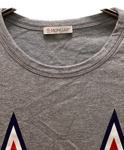 MONCLER（モンクレール）MONCLER (モンクレール) MプリントTシャツ グレー サイズ:Mの古着・服飾アイテム