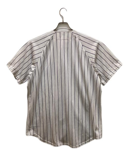 Majestic（マジェスティック）Majestic (マジェスティック) ニューヨークヤンキース ベースボールシャツ ホワイト サイズ:Lの古着・服飾アイテム