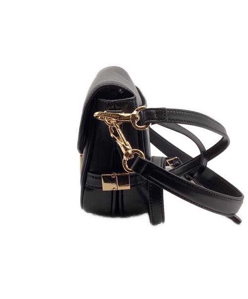 CHARLES & KEITH（チャールズアンドキース）CHARLES & KEITH (チャールズアンドキース) Aurelia オレリア メタリックアクセントサドルバッグ ブラックの古着・服飾アイテム