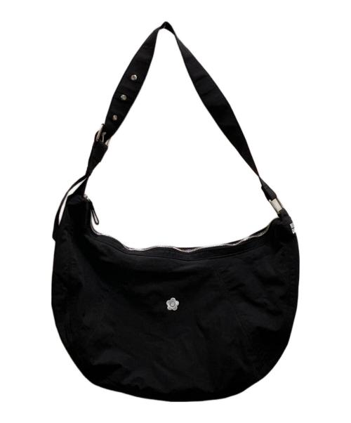 MARY QUANT（マリークヮント）MARY QUANT (マリークヮント) PUBLUX (パブリュクス) コラボデイジー刺繍ナイロンショルダーバッグ ブラックの古着・服飾アイテム