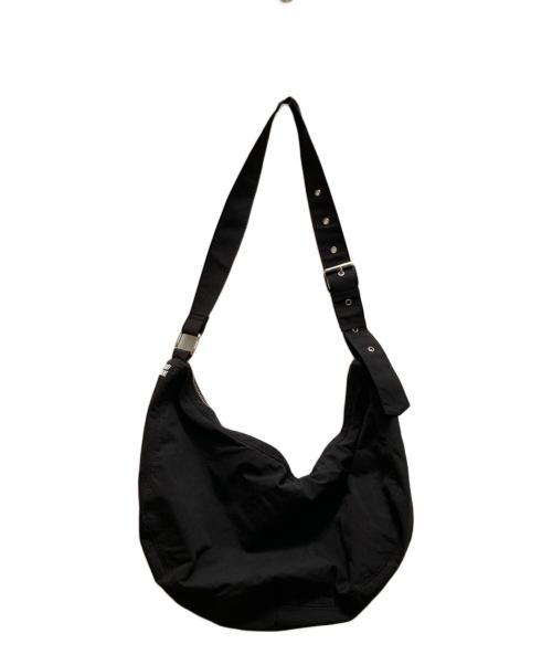 MARY QUANT（マリークヮント）MARY QUANT (マリークヮント) PUBLUX (パブリュクス) コラボデイジー刺繍ナイロンショルダーバッグ ブラックの古着・服飾アイテム