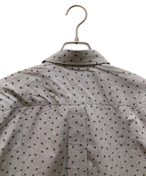 Vivienne Westwood man（ヴィヴィアン ウェストウッド マン）Vivienne Westwood man (ヴィヴィアン ウェストウッド マン) ハート総柄刺繍シャツ グレー サイズ:５０の古着・服飾アイテム