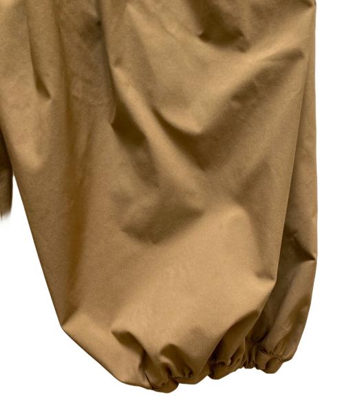 YOIHI（ヨイヒ）YOIHI (ヨイヒ) フリルギャザーマウンテンパーカー ベージュ サイズ:freeの古着・服飾アイテム