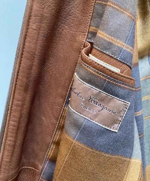 Salvatore Ferragamo（サルヴァトーレ フェラガモ）Salvatore Ferragamo (サルヴァトーレ フェラガモ) 裏地チェックシングルレザージャケット ブラウン サイズ:４６の古着・服飾アイテム