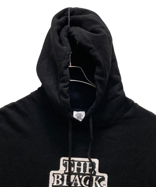 THE BLACK EYE PATCH（ブラックアイパッチ）THE BLACK EYE PATCH (ブラックアイパッチ) ロゴプリント プルオーバーパーカー ブラック サイズ:Lの古着・服飾アイテム