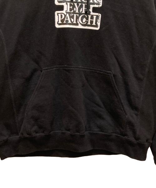 THE BLACK EYE PATCH（ブラックアイパッチ）THE BLACK EYE PATCH (ブラックアイパッチ) ロゴプリント プルオーバーパーカー ブラック サイズ:Lの古着・服飾アイテム