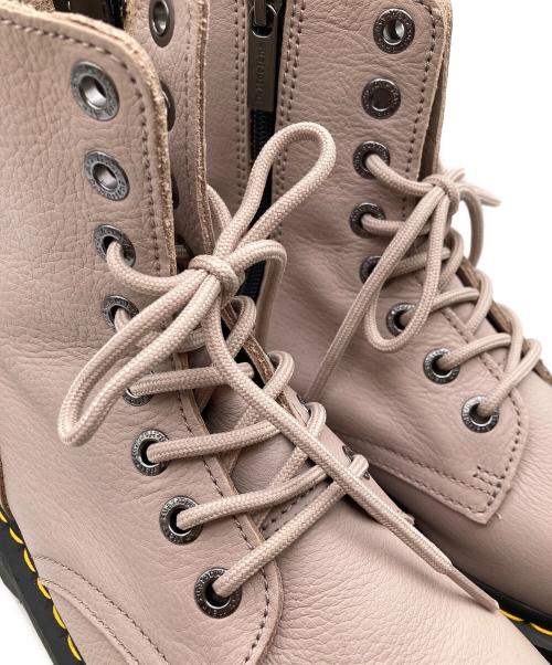 Dr.Martens（ドクターマーチン）Dr.Martens (ドクターマーチン) jadonⅢ 8ホールブーツ ベージュ サイズ:UK6の古着・服飾アイテム