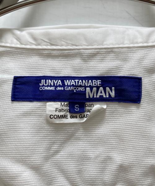 JUNYA WATANABE MAN（ジュンヤワタナベマン）JUNYA WATANABE MAN (ジュンヤワタナベマン) 背面切替ストライプシャツ ホワイト サイズ:Ｓの古着・服飾アイテム