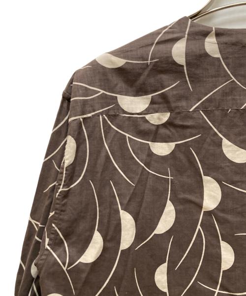 MARNI（マルニ）MARNI (マルニ) 総柄ノーカラーシャツ ブラウン サイズ:40の古着・服飾アイテム