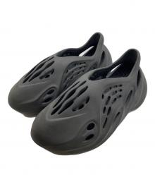 adidas（アディダス）の古着「YEEZY Foam Runner」｜ブラック
