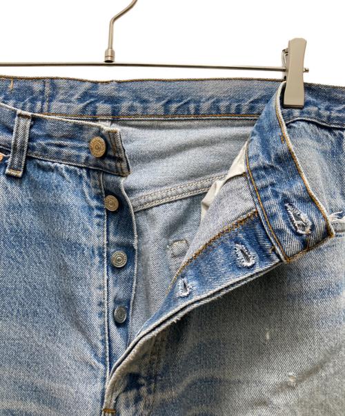 LEVI'S（リーバイス）LEVI'S (リーバイス) Barbour (バブアー) パッチワークリメイクデニムパンツ インディゴ サイズ:W32(実寸ウエスト約88cm・股下約80cm） 未使用品の古着・服飾アイテム