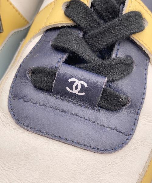 CHANEL（シャネル）CHANEL (シャネル) ココマークローカットスニーカー ブルー×ブラック サイズ:37 1/2の古着・服飾アイテム