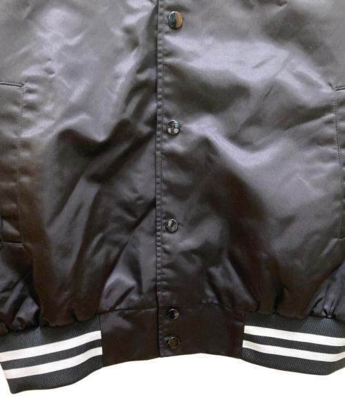BUFFER（バッファー）Buffer (バッファー) ロゴプリントサテンスタジャン ブラック サイズ:３の古着・服飾アイテム