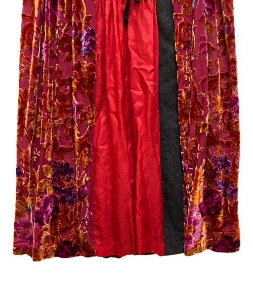 ROBE DE CHAMBRE COMME DES GARCONS（ローブドシャンブル コムデギャルソン）ROBE DE CHAMBRE COMME DES GARCONS (ローブドシャンブル コムデギャルソン) フラワーデザインベルベットスカート レッド サイズ:不明の古着・服飾アイテム
