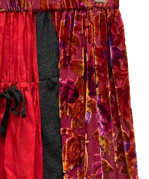 ROBE DE CHAMBRE COMME DES GARCONS（ローブドシャンブル コムデギャルソン）ROBE DE CHAMBRE COMME DES GARCONS (ローブドシャンブル コムデギャルソン) フラワーデザインベルベットスカート レッド サイズ:不明の古着・服飾アイテム