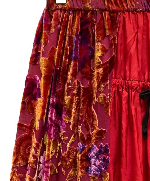 ROBE DE CHAMBRE COMME DES GARCONS（ローブドシャンブル コムデギャルソン）ROBE DE CHAMBRE COMME DES GARCONS (ローブドシャンブル コムデギャルソン) フラワーデザインベルベットスカート レッド サイズ:不明の古着・服飾アイテム