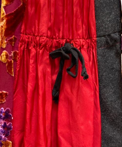 ROBE DE CHAMBRE COMME DES GARCONS（ローブドシャンブル コムデギャルソン）ROBE DE CHAMBRE COMME DES GARCONS (ローブドシャンブル コムデギャルソン) フラワーデザインベルベットスカート レッド サイズ:不明の古着・服飾アイテム