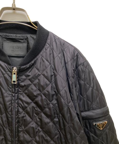 PRADA（プラダ）PRADA (プラダ) キルティングロゴプレートブルゾン ブラック サイズ:48の古着・服飾アイテム