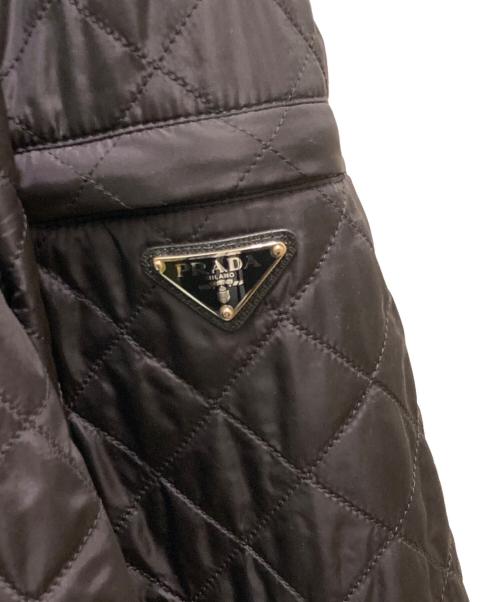 PRADA（プラダ）PRADA (プラダ) キルティングロゴプレートブルゾン ブラック サイズ:48の古着・服飾アイテム
