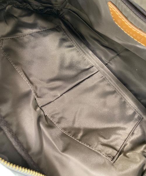 russet（ラシット）russet (ラシット) フロントポケットショルダーバッグ ベージュ 未使用品の古着・服飾アイテム