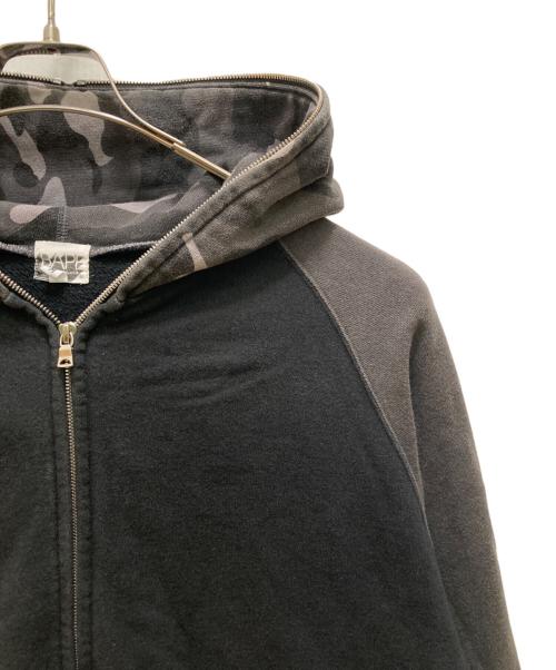 A BATHING APE（アベイシングエイプ）A BATHING APE (アベイシングエイプ) サルカモ柄ダブルジップパーカー ブラック サイズ:mの古着・服飾アイテム