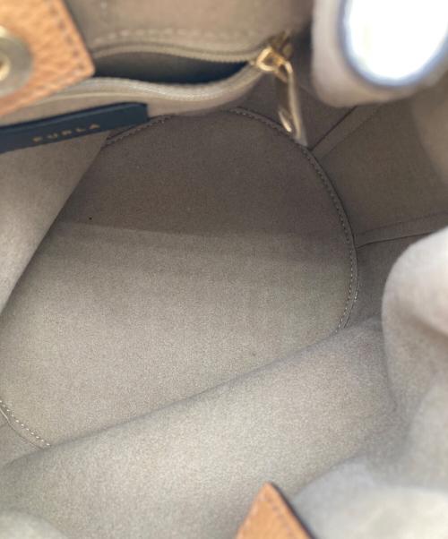 FURLA（フルラ）FURLA (フルラ) アウラ ミニ ドローストリングショルダーバッグ ホワイト×ブラウンの古着・服飾アイテム