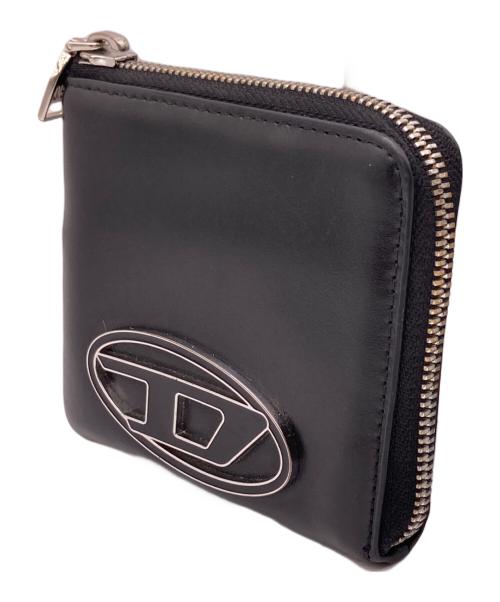 DIESEL（ディーゼル）DIESEL (ディーゼル) オーバルDロゴメタルプレートコンパクトウォレット ブラックの古着・服飾アイテム