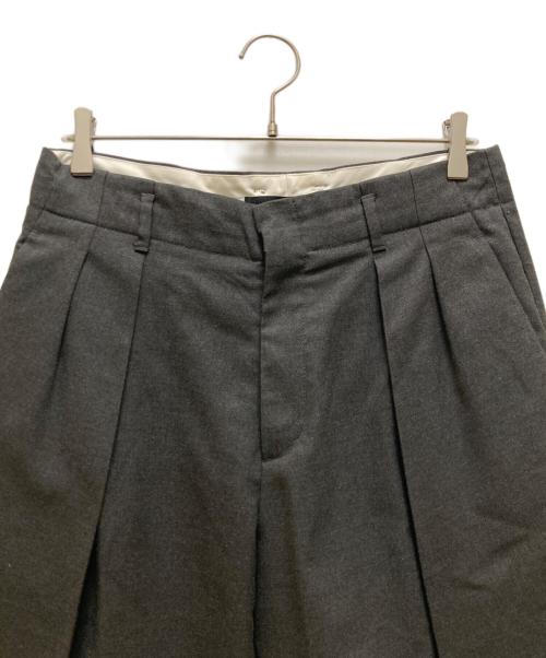 KICS DOCUMENT.（キクスドキュメント）KICS DOCUMENT. (キクスドキュメント) ストレッチツイルダブルタックパンツ グレー サイズ:4の古着・服飾アイテム