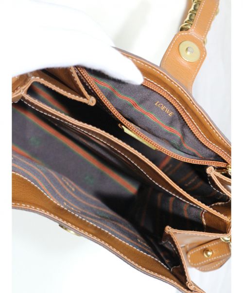 LOEWE（ロエベ）LOEWE (ロエベ) ツイスト金具レザーショルダーバッグ サイズ:採寸の古着・服飾アイテム