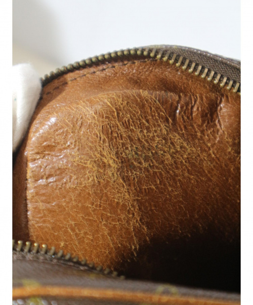 LOUIS VUITTON（ルイ ヴィトン）LOUIS VUITTON (ルイヴィトン) ヴィンテージショルダーバッグ サイズ:- モノグラム 822　82年製 刻印等消えの古着・服飾アイテム