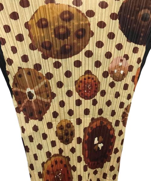 PLEATS PLEASE（プリーツプリーズ）PLEATS PLEASE (プリーツプリーズ) ドーナツ柄ノースリーブプリーツカットソー ブラック×ブラウン サイズ:3の古着・服飾アイテム