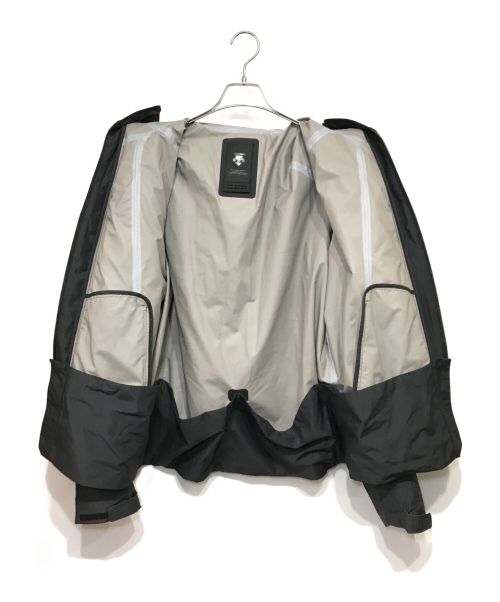 DESCENTE ALLTERRAIN（デザイント オルテライン）DESCENTE ALLTERRAIN (デザイント オルテライン) TRANSFORM DOWN COAT ダウンコート ブラック サイズ:Lの古着・服飾アイテム