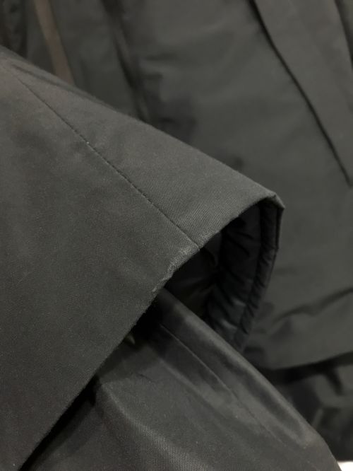 DESCENTE ALLTERRAIN（デザイント オルテライン）DESCENTE ALLTERRAIN (デザイント オルテライン) TRANSFORM DOWN COAT ダウンコート ブラック サイズ:Lの古着・服飾アイテム