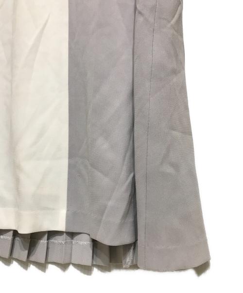 GRACE CLASS（グレースクラス）GRACE CLASS (グレースクラス) プリーツバイカラードレス ホワイト×グレー サイズ:36の古着・服飾アイテム