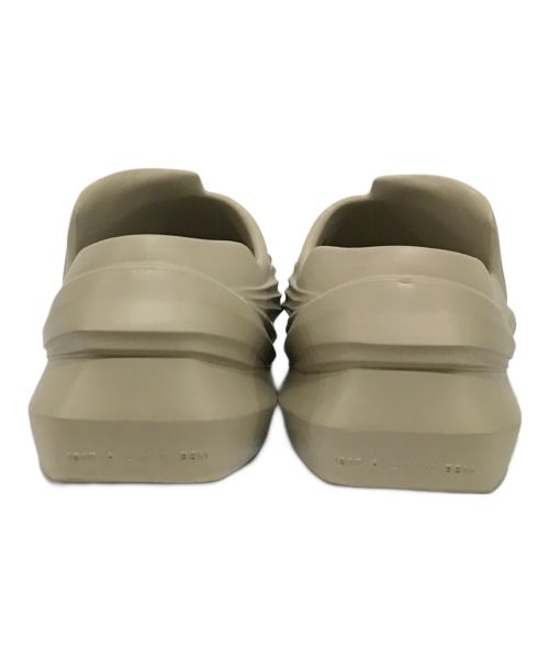 1017 ALYX 9SM（テンセブンティーン アリクス ナインエスエム）1017 ALYX 9SM (アリクス) MONO SLIP ON ローカットスニーカー ベージュ サイズ:44の古着・服飾アイテム