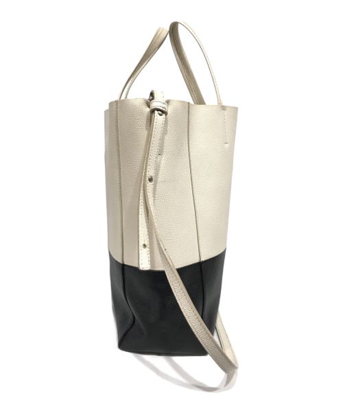 CELINE（セリーヌ）CELINE (セリーヌ) バーティカルカバ 2WAYショルダーバッグ ホワイト×ブラックの古着・服飾アイテム