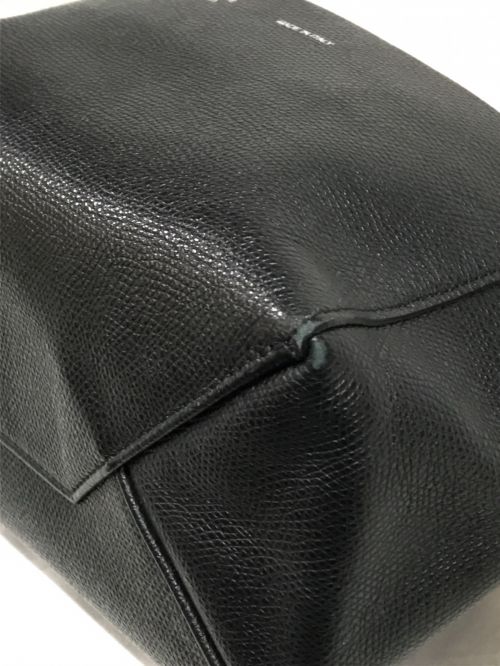 CELINE（セリーヌ）CELINE (セリーヌ) バーティカルカバ 2WAYショルダーバッグ ホワイト×ブラックの古着・服飾アイテム