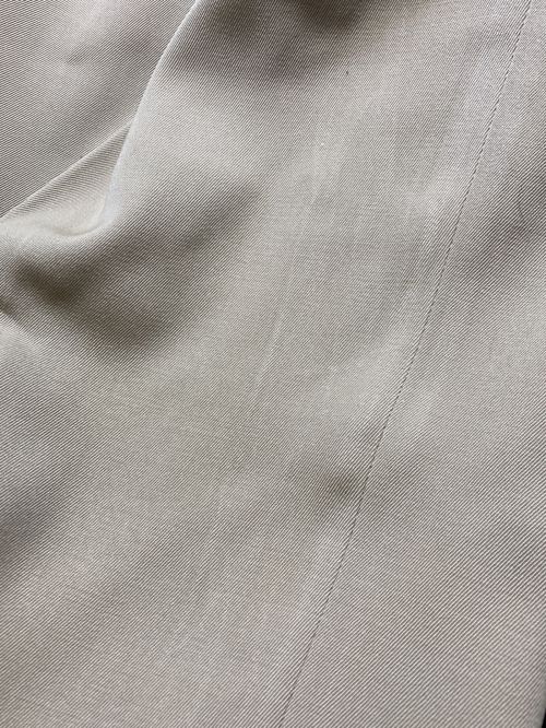 AURALEE（オーラリー）AURALEE (オーラリー) LIGHT WOOL MAX GABARDINE TWO-TUCK SLACKS ベージュ サイズ:3の古着・服飾アイテム