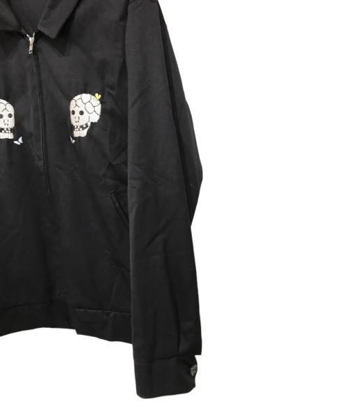 JohnUNDERCOVER（ジョンアンダーカバー）JohnUNDERCOVER (ジョンアンダーカバー) STUDIOUS別注 スカル刺繍ベトジャン ブラック サイズ:3の古着・服飾アイテム
