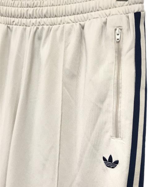 adidas（アディダス）adidas (アディダス) トラックパンツ ジェンダーニュートラル ホワイト サイズ:Mの古着・服飾アイテム