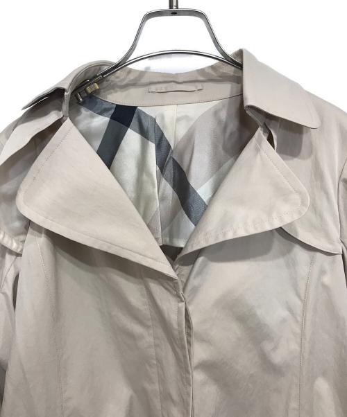 BLUE LABEL CRESTBRIDGE（ブルーレーベルクレストブリッジ）BLUE LABEL CRESTBRIDGE (ブルーレーベルクレストブリッジ) トレンチコート ベージュ サイズ:38の古着・服飾アイテム