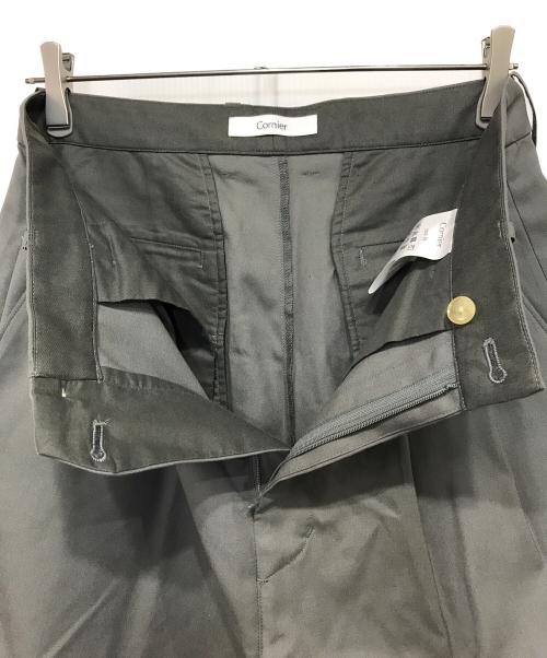 cornier（コルニエ）cornier (コルニエ) Super130's WORSTED WOOL 2-TUCK WIDE PANTS スラックス グレー サイズ:Mの古着・服飾アイテム